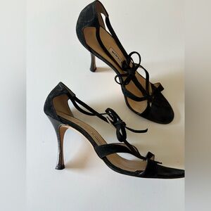 Manolo Blahnik Black Leather Suede T-Strap Open Toe Tie Sandals Heels 40